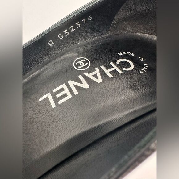 Chanel Collection Black Leather Satin Cap Toe Metal Ruler Heels Pumps EU37.5 US7 - Picture 10 of 12